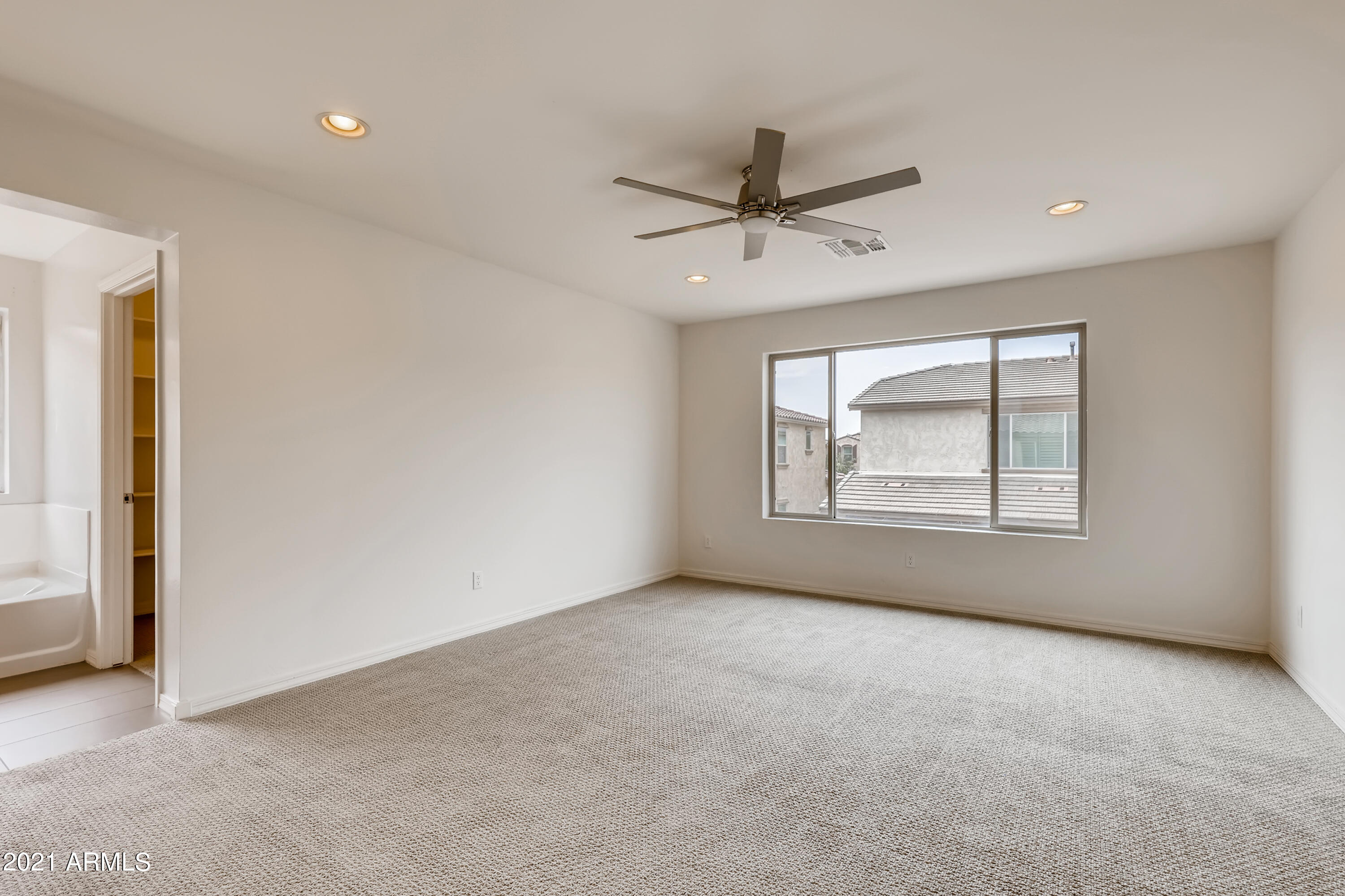 2991 East Megan Street Gilbert, AZ 85295 - Photo 17 of 33 17-004636625-33 2nd Floor Primary Bedroo