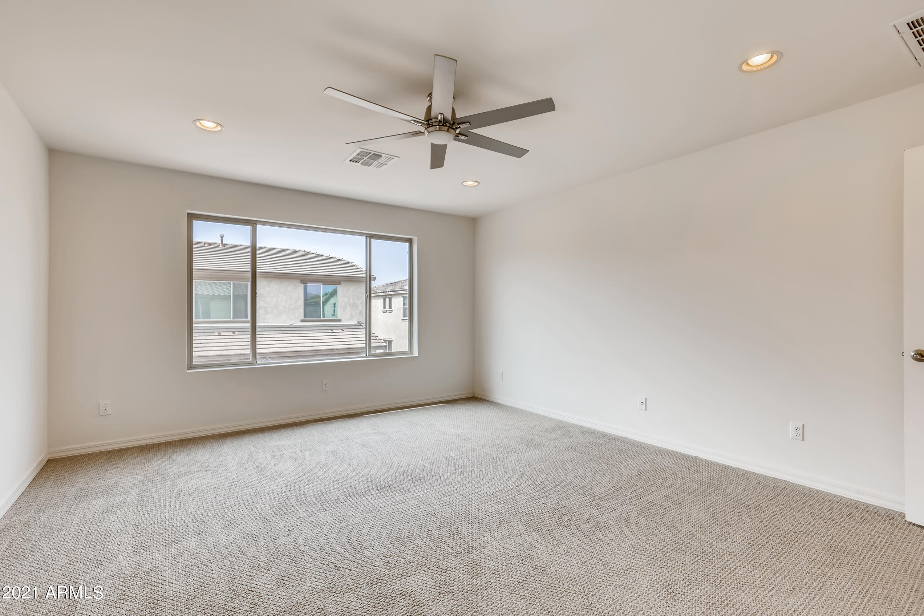 2991 East Megan Street Gilbert, AZ 85295 - Photo 19 of 33 19-014069410-36 2nd Floor Primary Bedroo