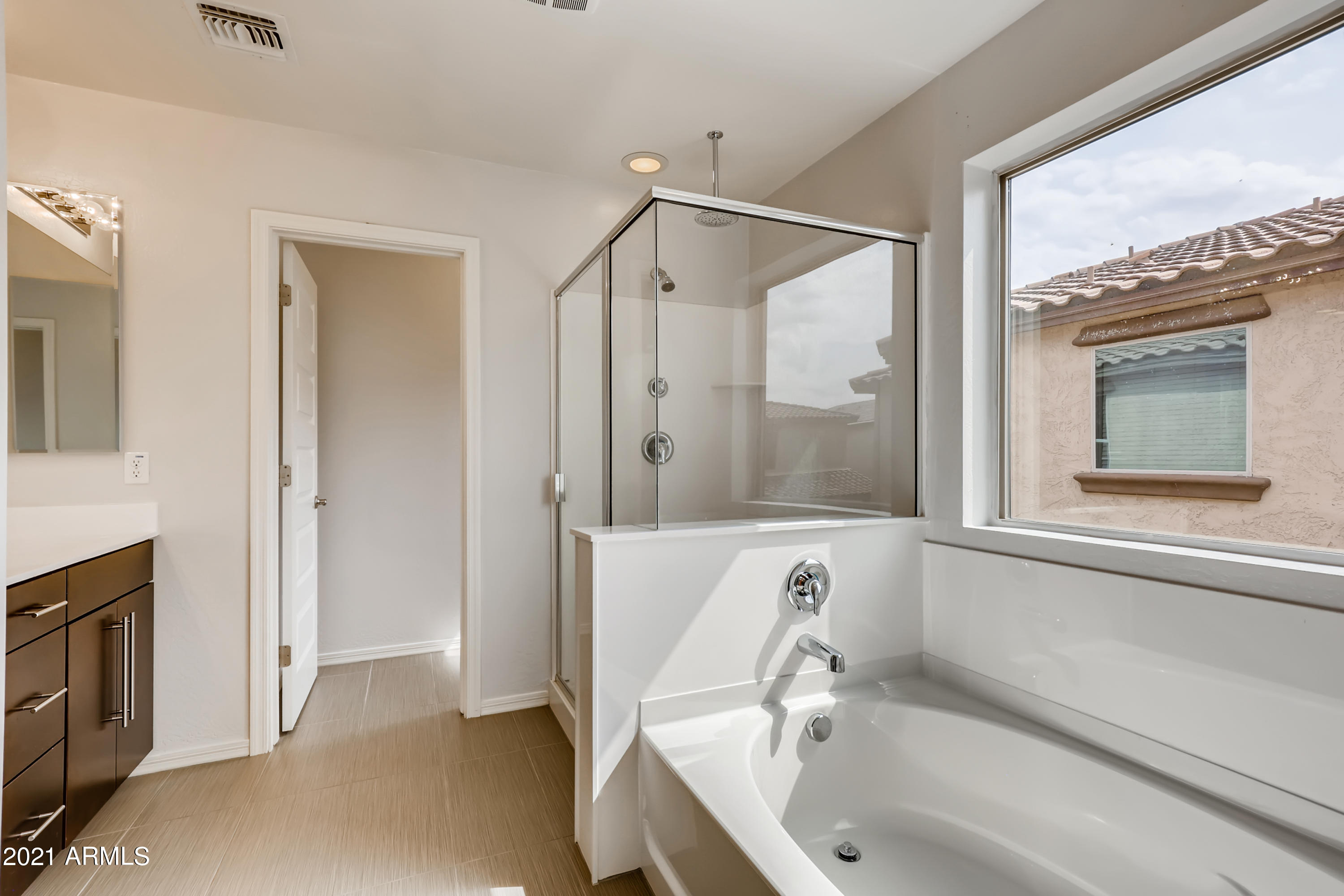 2991 East Megan Street Gilbert, AZ 85295 - Photo 21 of 33 21-549407478-38 2nd Floor Primary Bathro