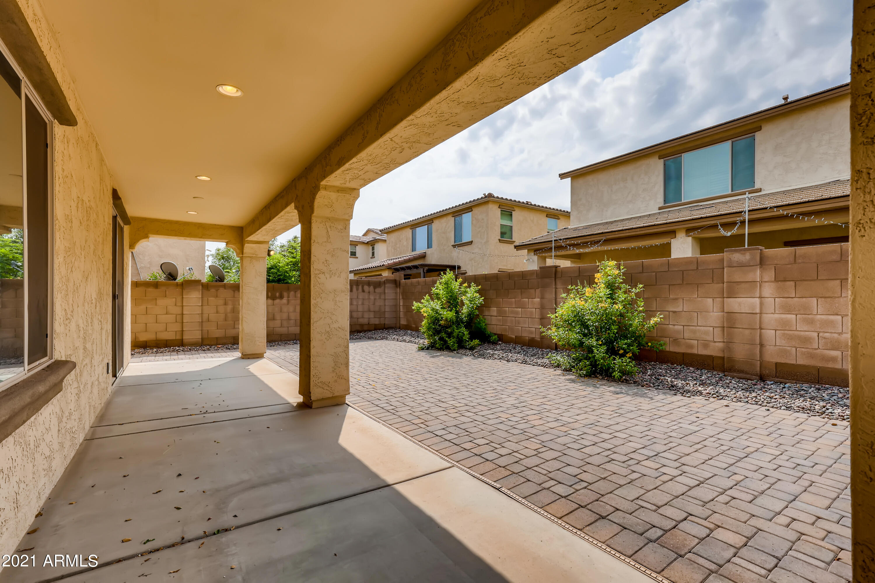 2991 East Megan Street Gilbert, AZ 85295 - Photo 32 of 33 32-967994068-58 Patio