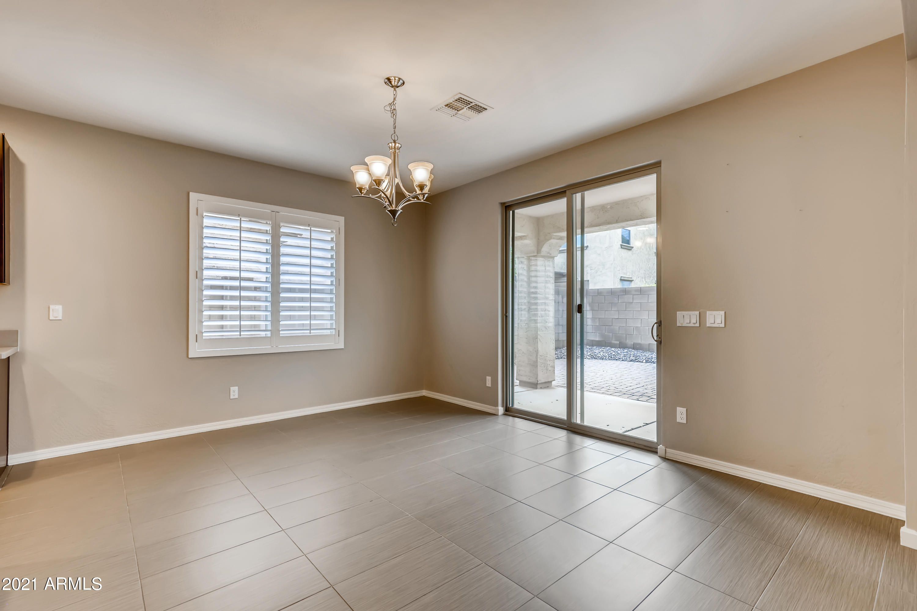 2991 East Megan Street Gilbert, AZ 85295 - Photo 9 of 33 9-127135751-19 Dining Room