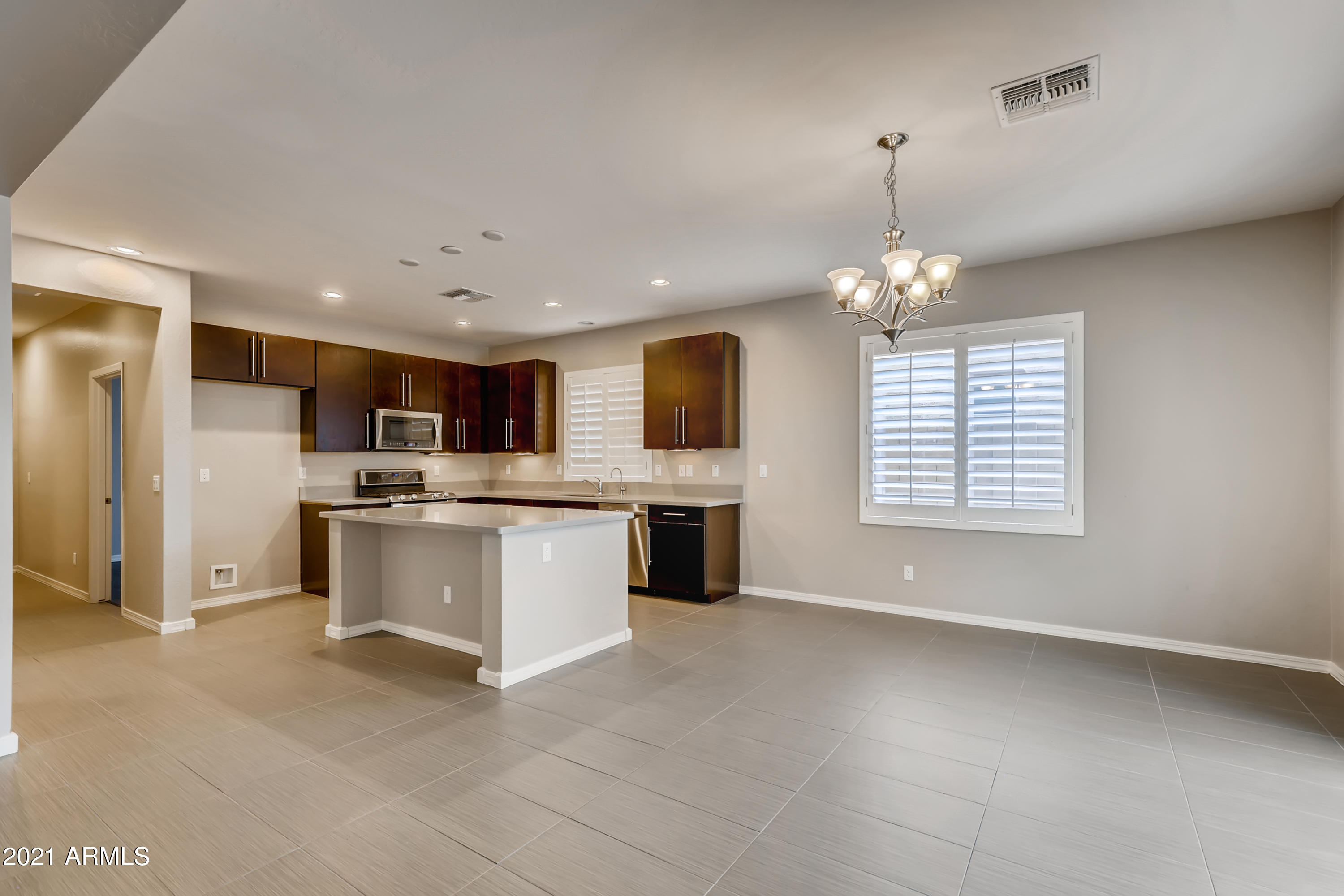 2991 East Megan Street Gilbert, AZ 85295 - Photo 10 of 33 10-570402044-20 Dining Room