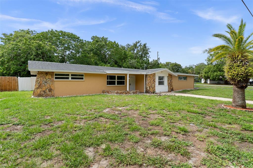 4104 Arrowhead Avenue Spring Hill, FL 34606 - Photo 2 of 36