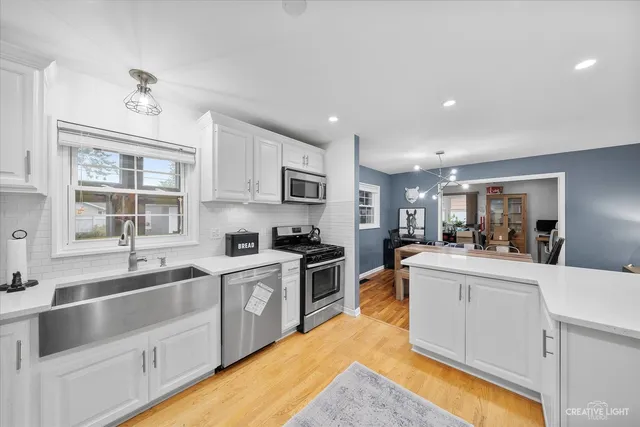 $2,950 | 565 Morgan Lane, Hoffman Estates, IL 60169