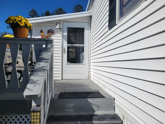 a view of a entryway