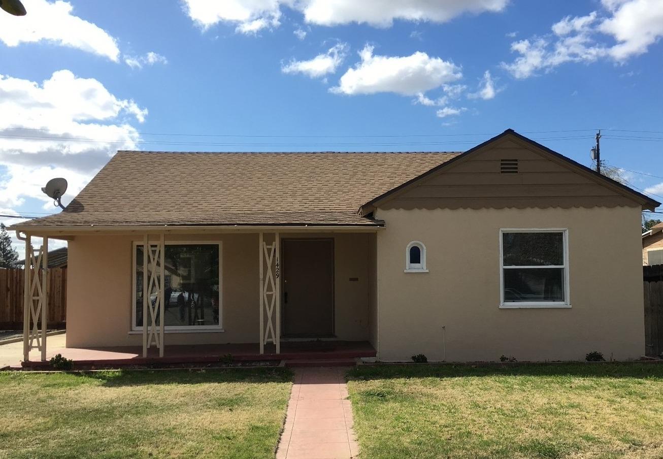 1429 F Street Reedley, CA 93654 - Photo 1 of 20