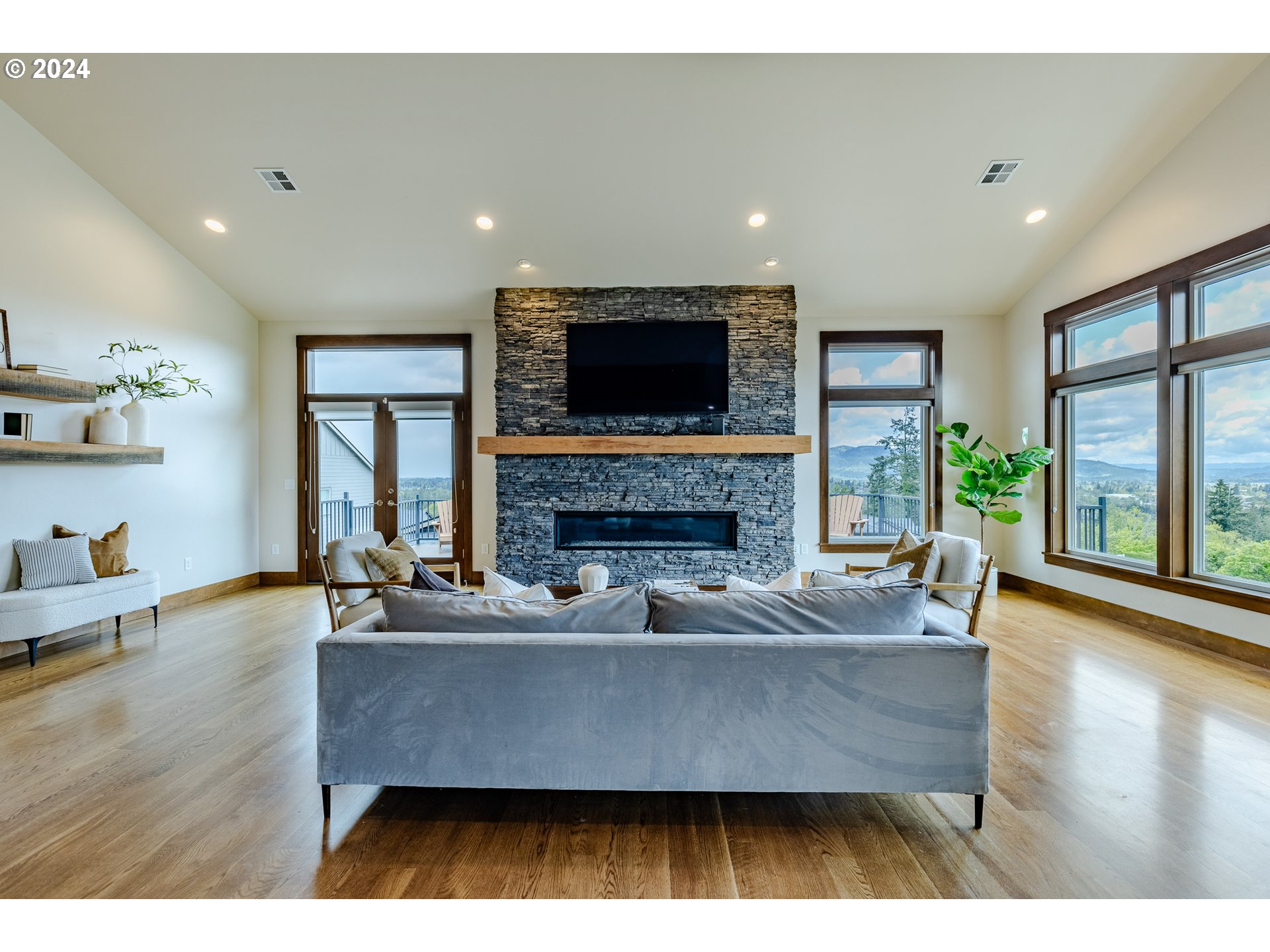 3688 Snowberry Road Eugene, OR 97403 - Photo 19 of 48 Gallery Image 19