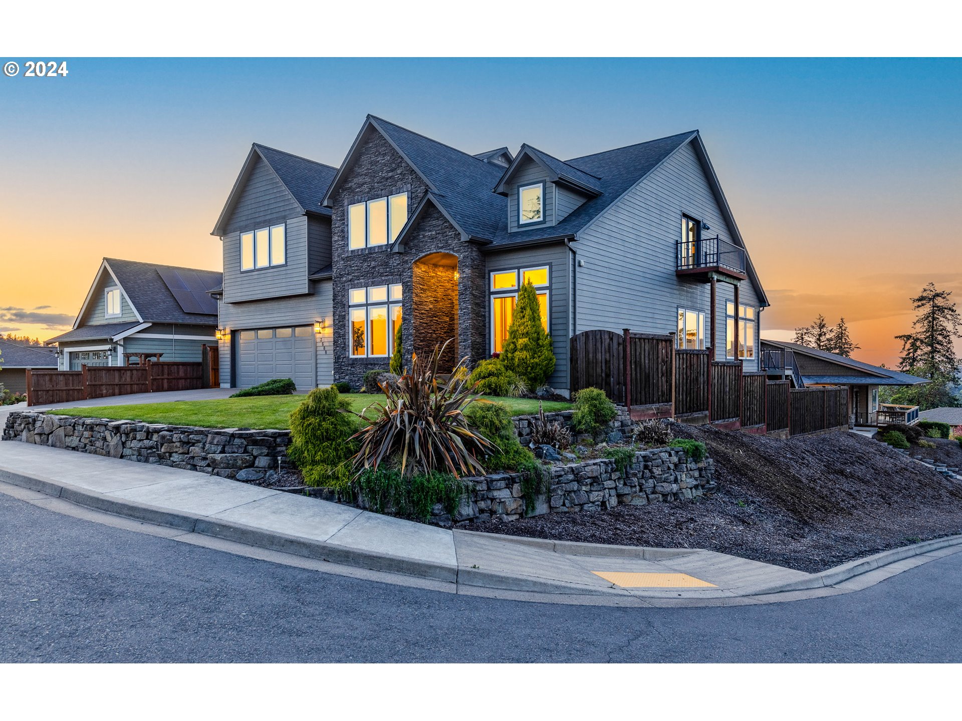 3688 Snowberry Road Eugene, OR 97403 - Photo 3 of 48 Gallery Image 3