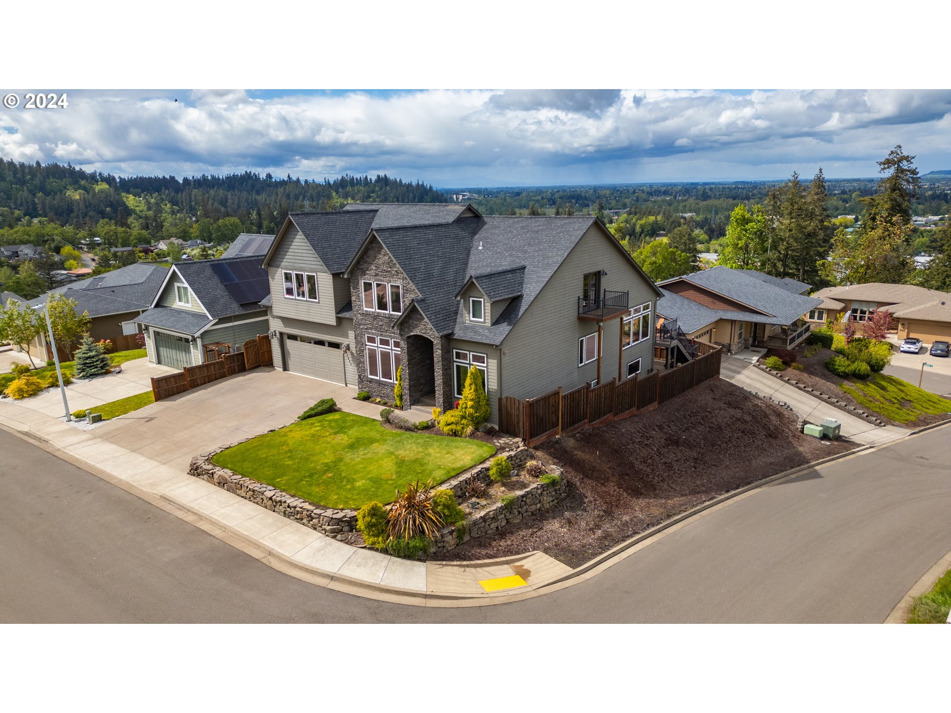 3688 Snowberry Road Eugene, OR 97403 - Photo 4 of 48 Gallery Image 4