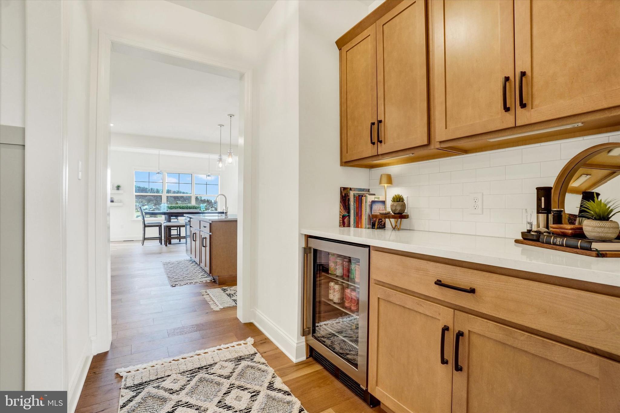 422 Springhouse Lane York, PA 17406 - Photo 23 of 54 A Butler's Pantry leads to the Dining Room