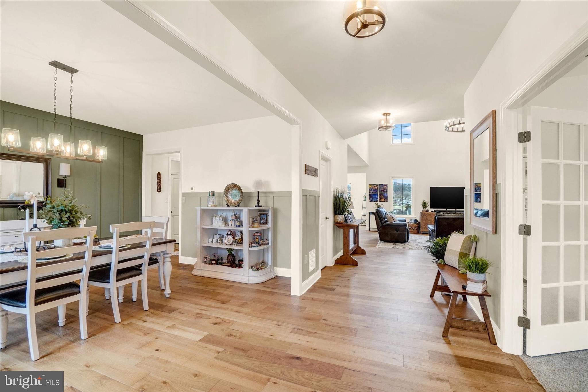 422 Springhouse Lane York, PA 17406 - Photo 3 of 54 9' Ceilings, Custom Trim Work, Hardwood Floors