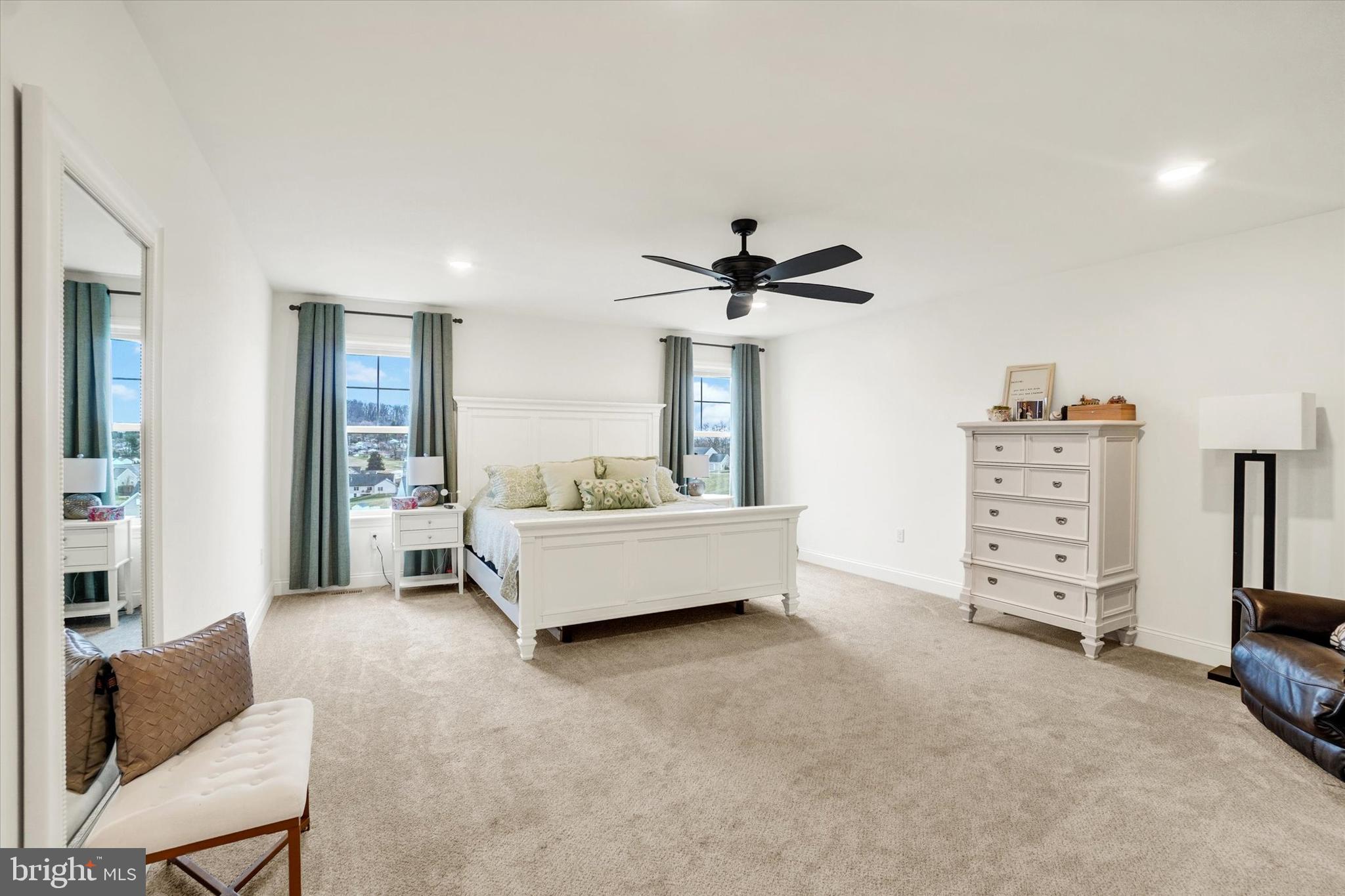 422 Springhouse Lane York, PA 17406 - Photo 33 of 54 Primary Suite