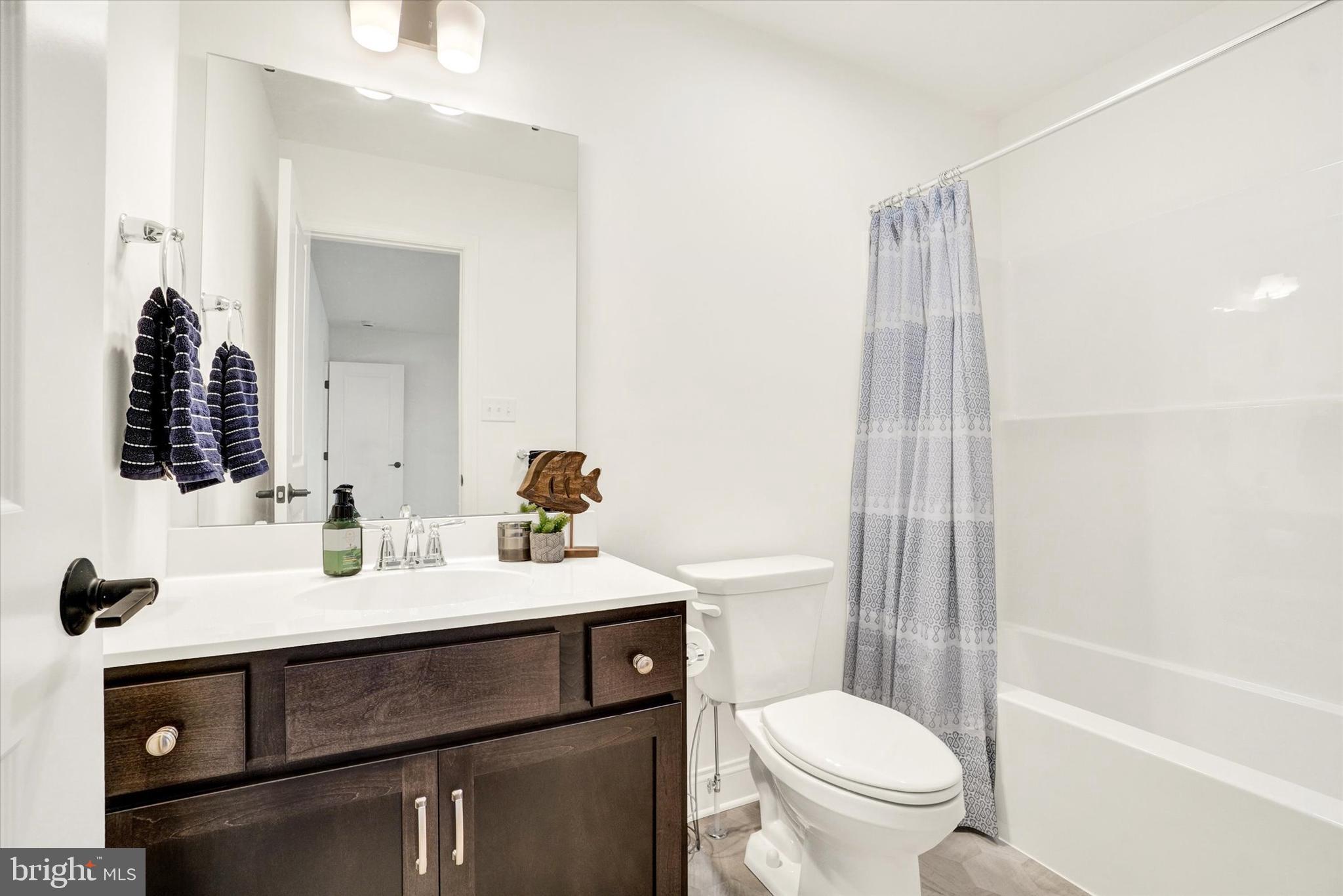 422 Springhouse Lane York, PA 17406 - Photo 43 of 54 Bedroom # 4Full Bath