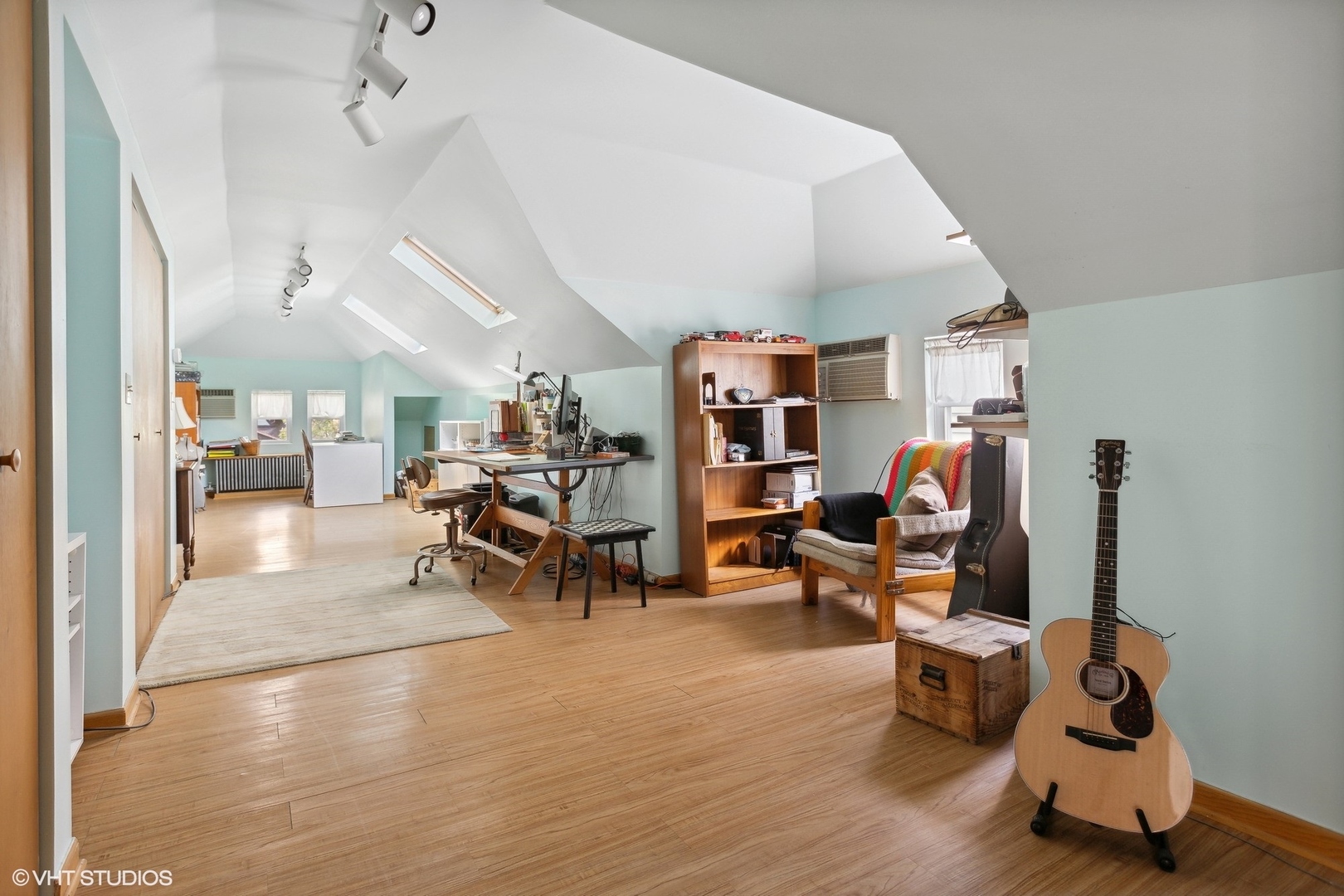 2836 West Eastwood Avenue Chicago, IL 60625 - Photo 16 of 28 a living room with furniture and a wooden floor