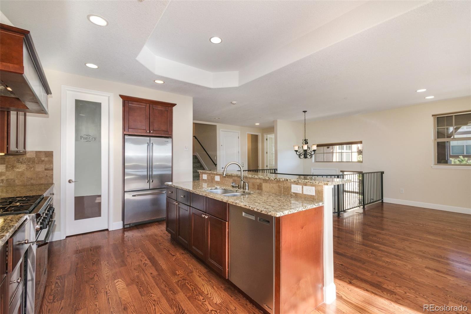 4313 Chateau Ridge Road Castle Rock, CO 80108 - Photo 8 of 28 Gallery Image 8
