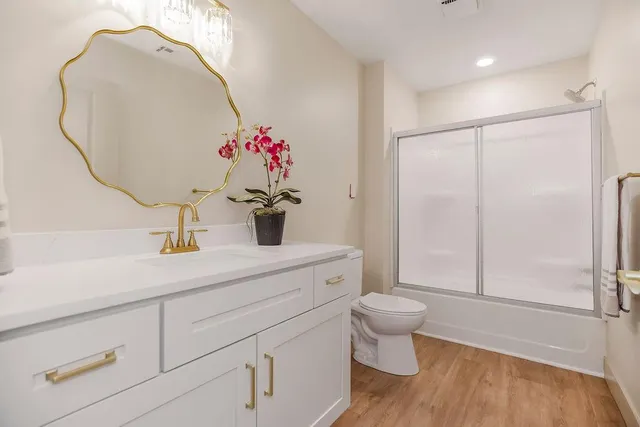 $249,900 | 1323 West Johns Boulevard, Raymore, MO 64083