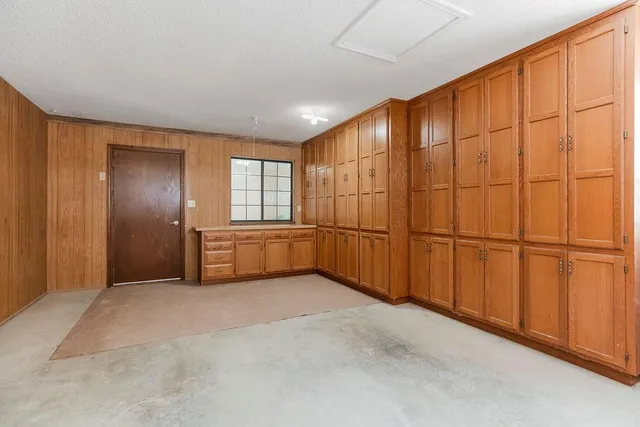 $249,900 | 1323 West Johns Boulevard, Raymore, MO 64083