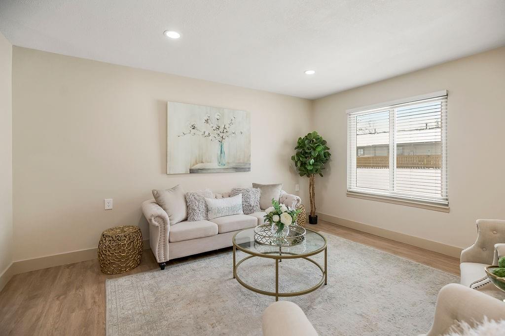 1323 West Johns Boulevard Raymore, MO 64083 - Photo 3 of 27