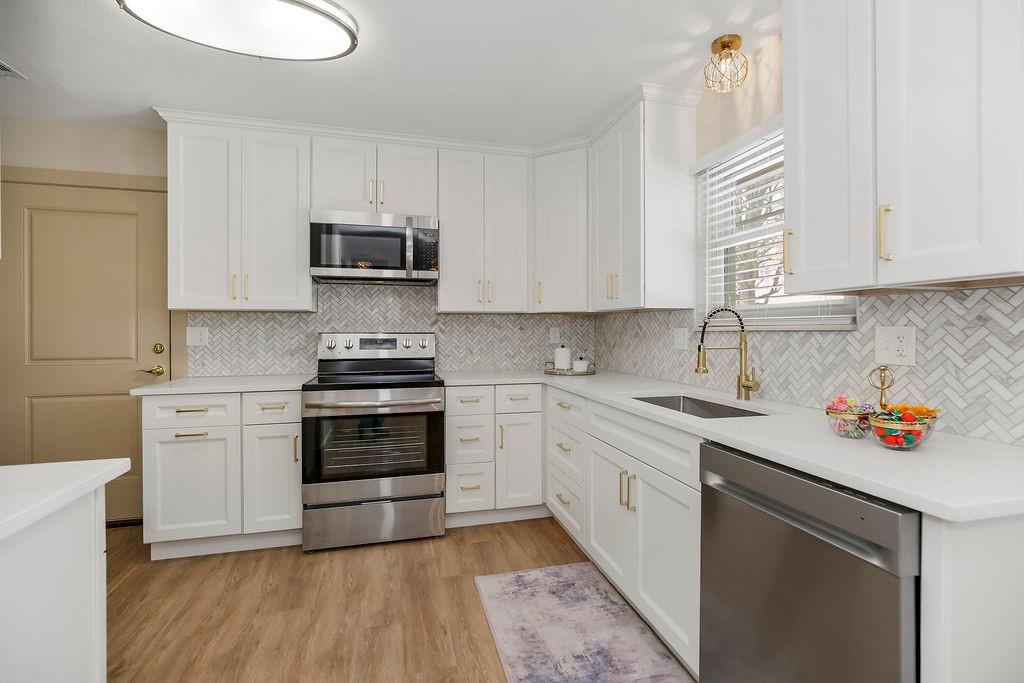 1323 West Johns Boulevard Raymore, MO 64083 - Photo 9 of 27