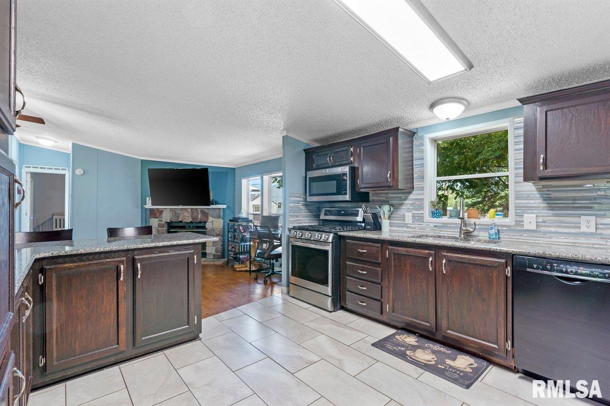 4134 North 8th Street Springfield, IL 62707 - Photo 17 of 60