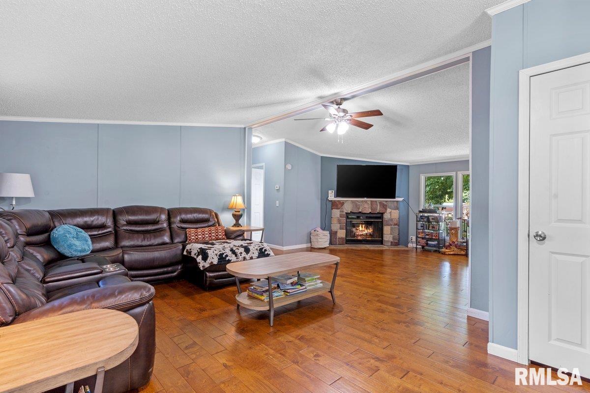 4134 North 8th Street Springfield, IL 62707 - Photo 8 of 60