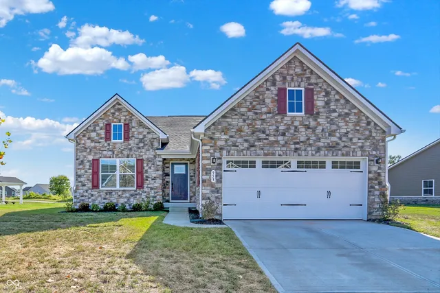 $435,000 | 953 Independence Drive, Edinburgh, IN 46124