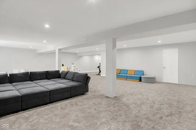 $425,000 | 953 Independence Drive, Edinburgh, IN 46124