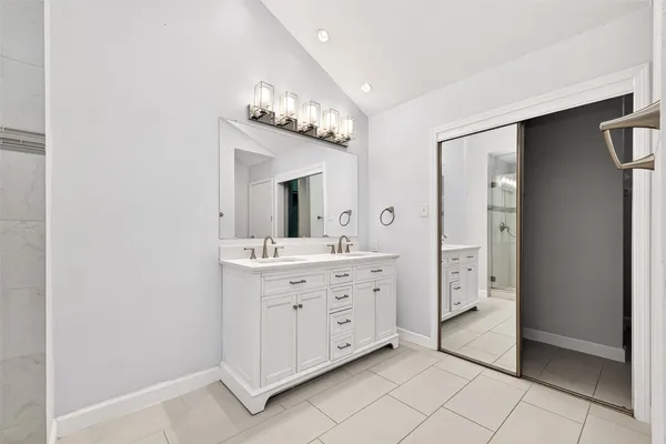 $3,200 | 12625 Memorial Drive, Unit 156, Houston, TX 77024