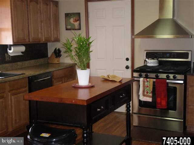 2300 Sycamore Road York, PA 17408 - Photo 3 of 24