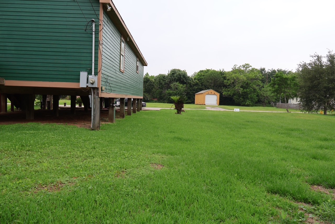 6717 Hawthorne Road Hitchcock, TX 77563 - Photo 5 of 21