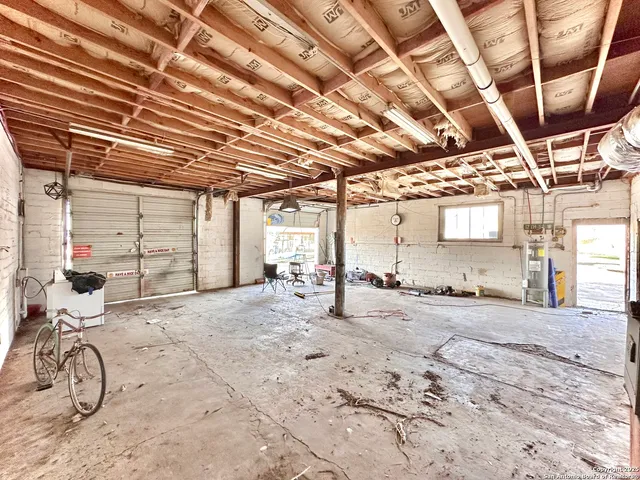 $525,000 | 2103 Farm To Market Road 2790, Lytle, TX 78052