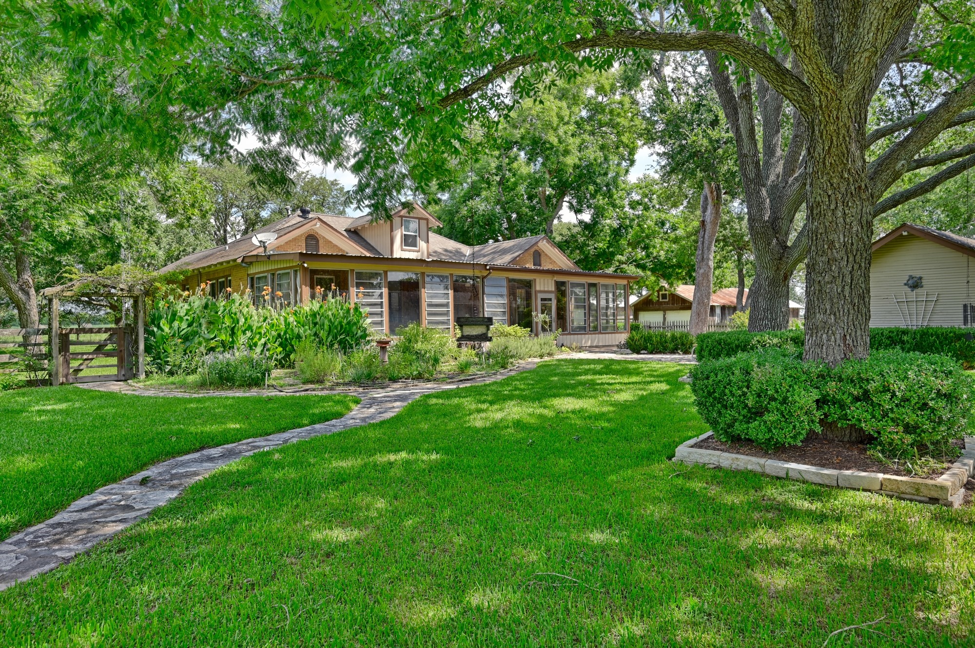 3348 West Ueckert Road Bellville, TX 77418 - Photo 33 of 45