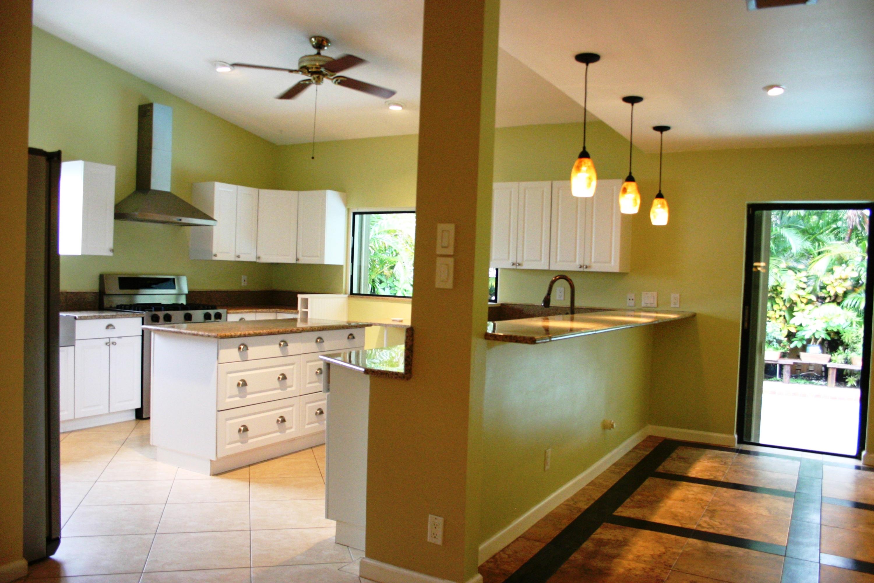 71 Laredo Lane Boca Raton, FL 33487 - Photo 4 of 23 153