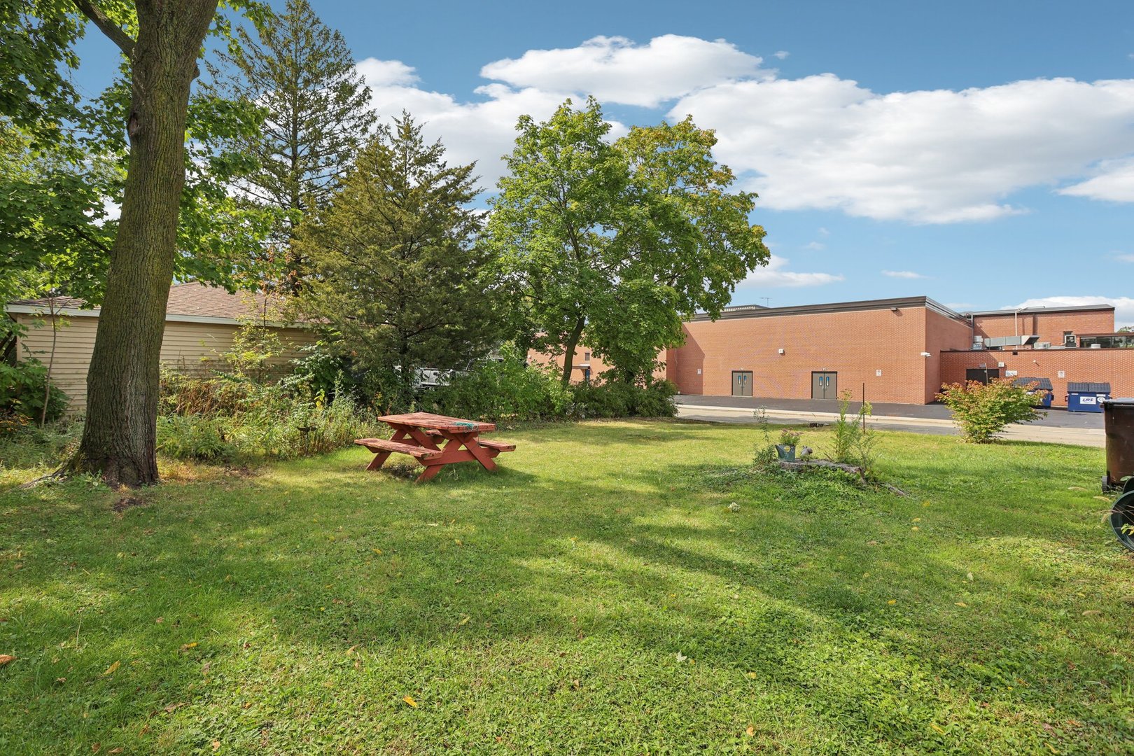 136 Hubbard Court Wauconda, IL 60084 - Photo 31 of 35 a view of backyard with a garden and entertaining space