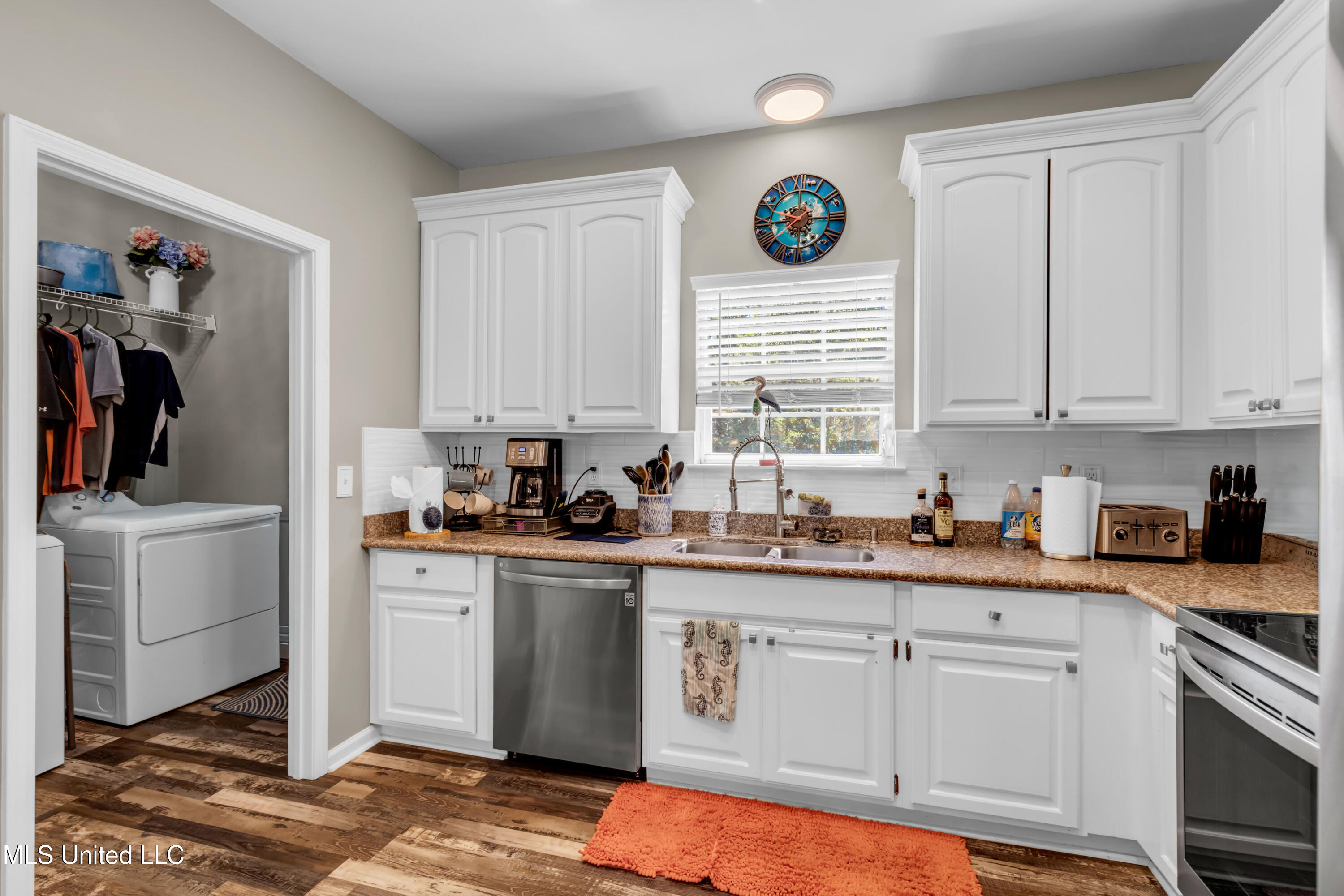 16005 Peach Tree Drive Biloxi, MS 39532 - Photo 13 of 40 16005PeachtreeDr-15