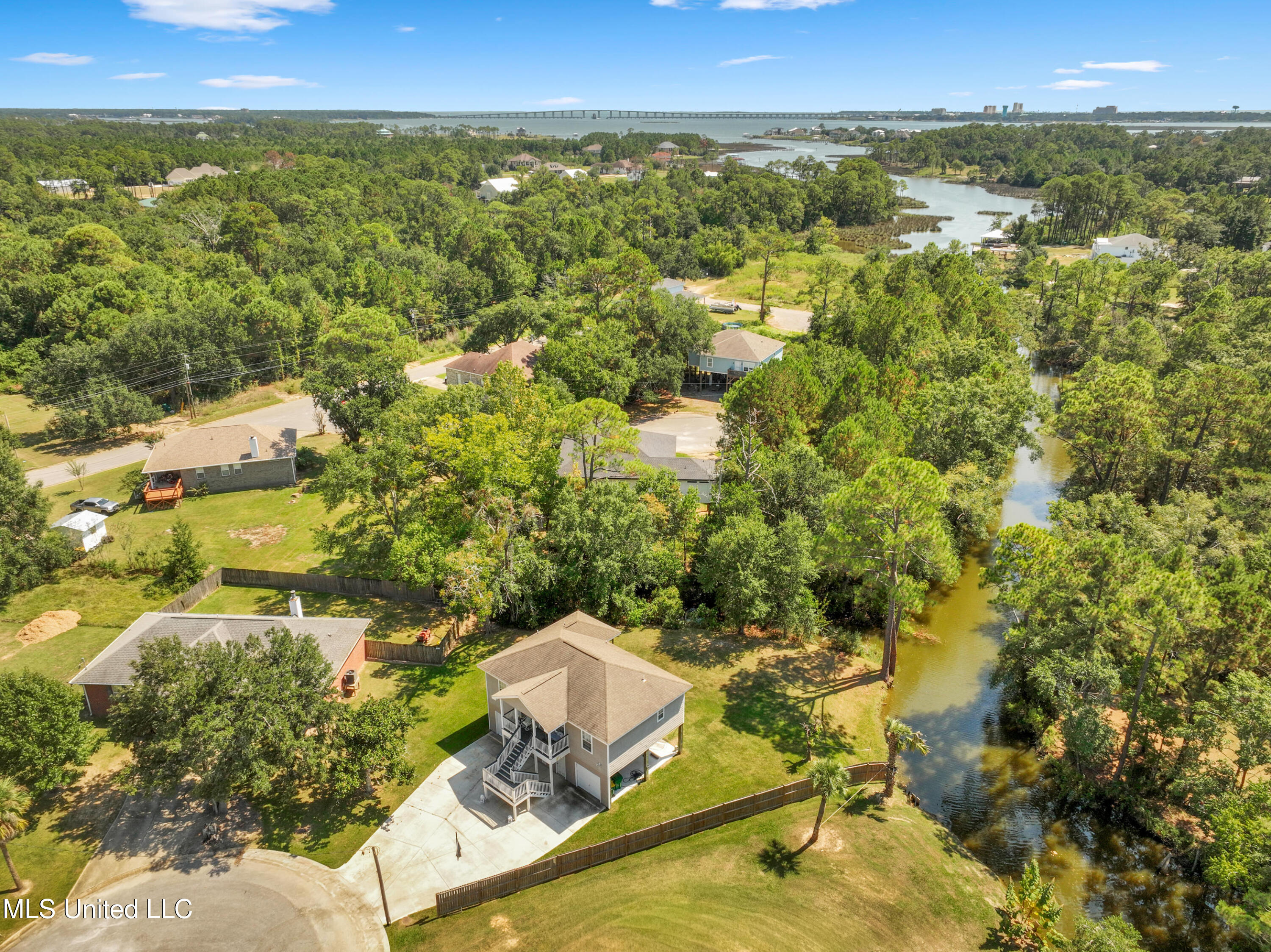 16005 Peach Tree Drive Biloxi, MS 39532 - Photo 34 of 40 16005PeachtreeDr-36