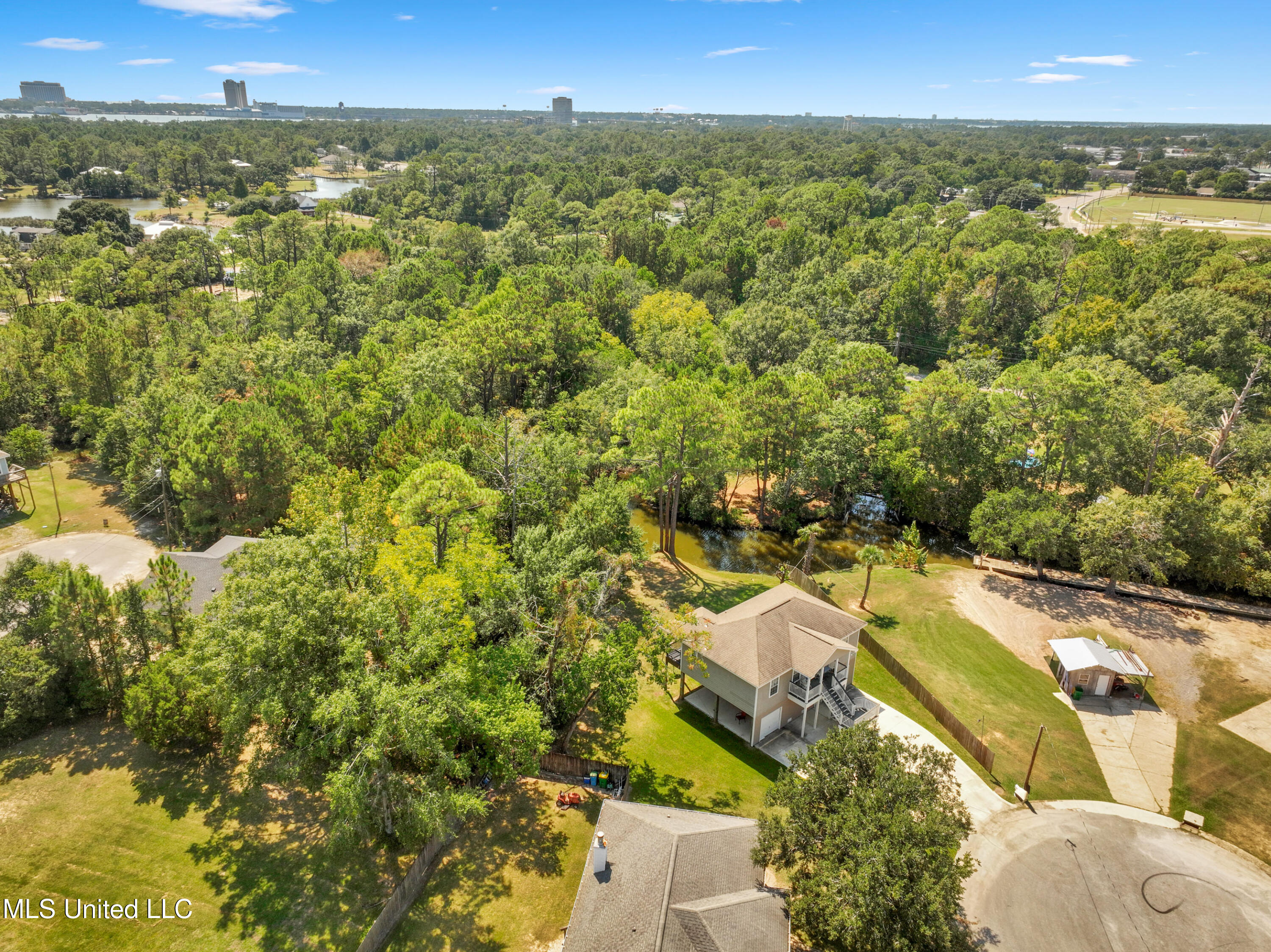 16005 Peach Tree Drive Biloxi, MS 39532 - Photo 35 of 40 16005PeachtreeDr-37
