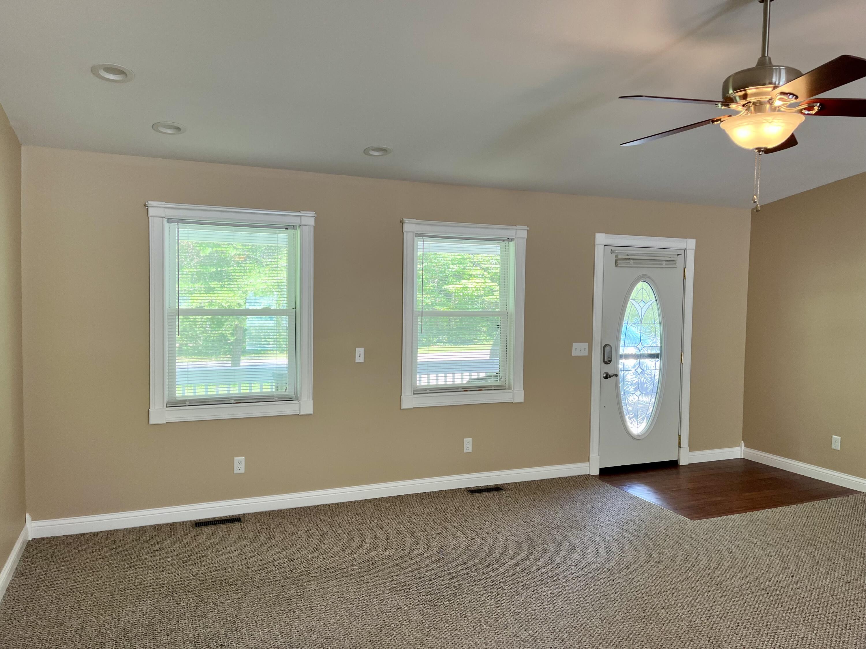 285 Hamilton Road Nancy, KY 42544 - Photo 34 of 111 living front door