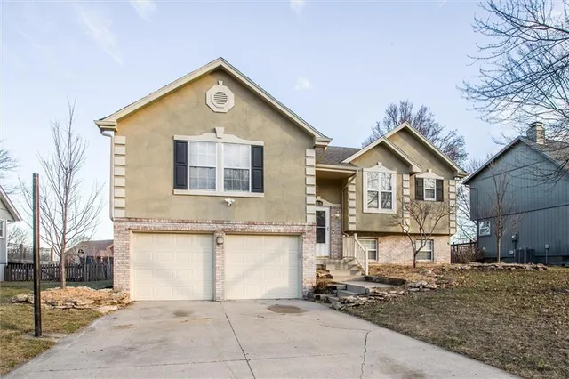 $349,900 | 1816 Southeast 7th Street, Lee's Summit, MO 64063