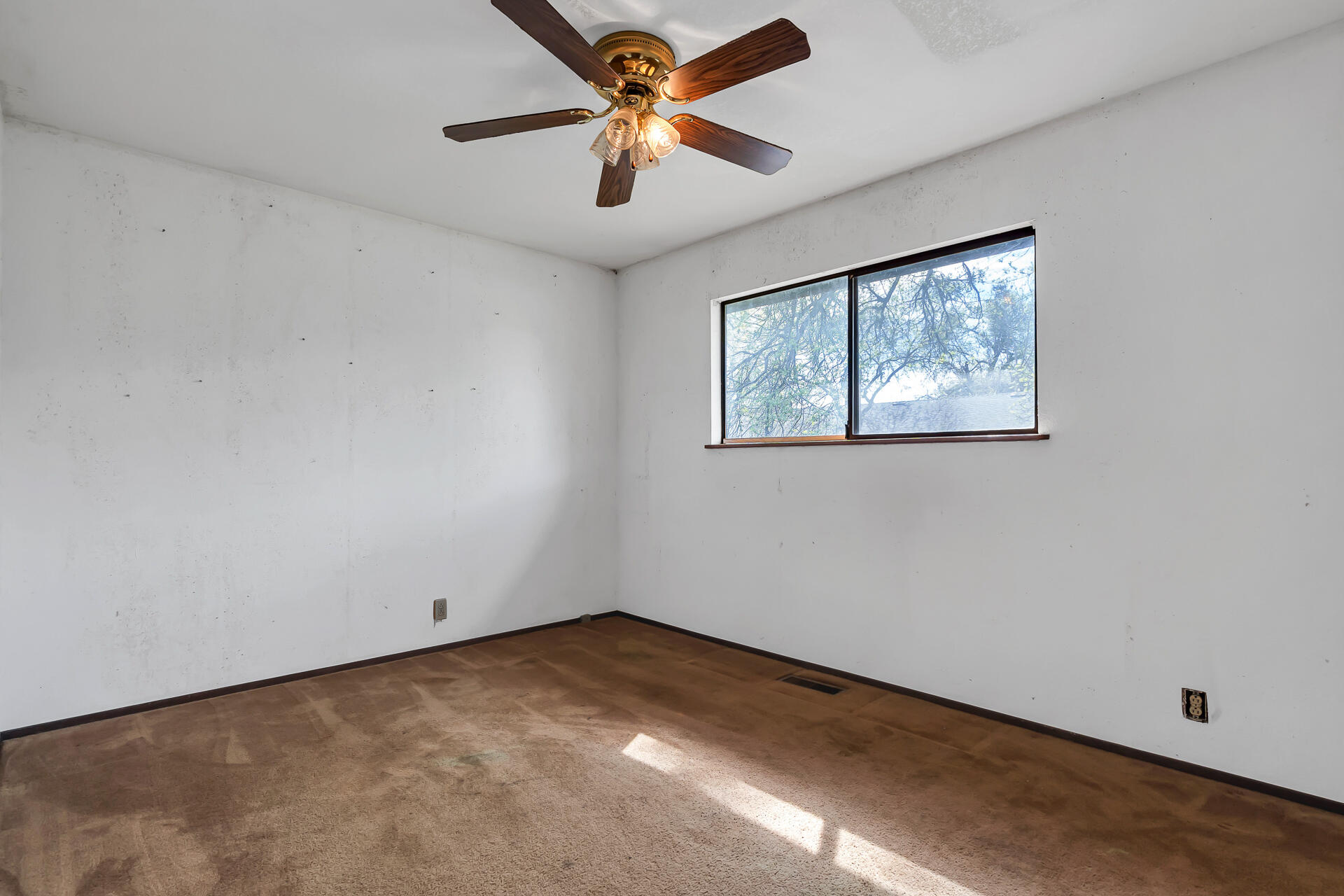 240 D Street Tehama, CA 96090 - Photo 25 of 41 a view of empty room with window