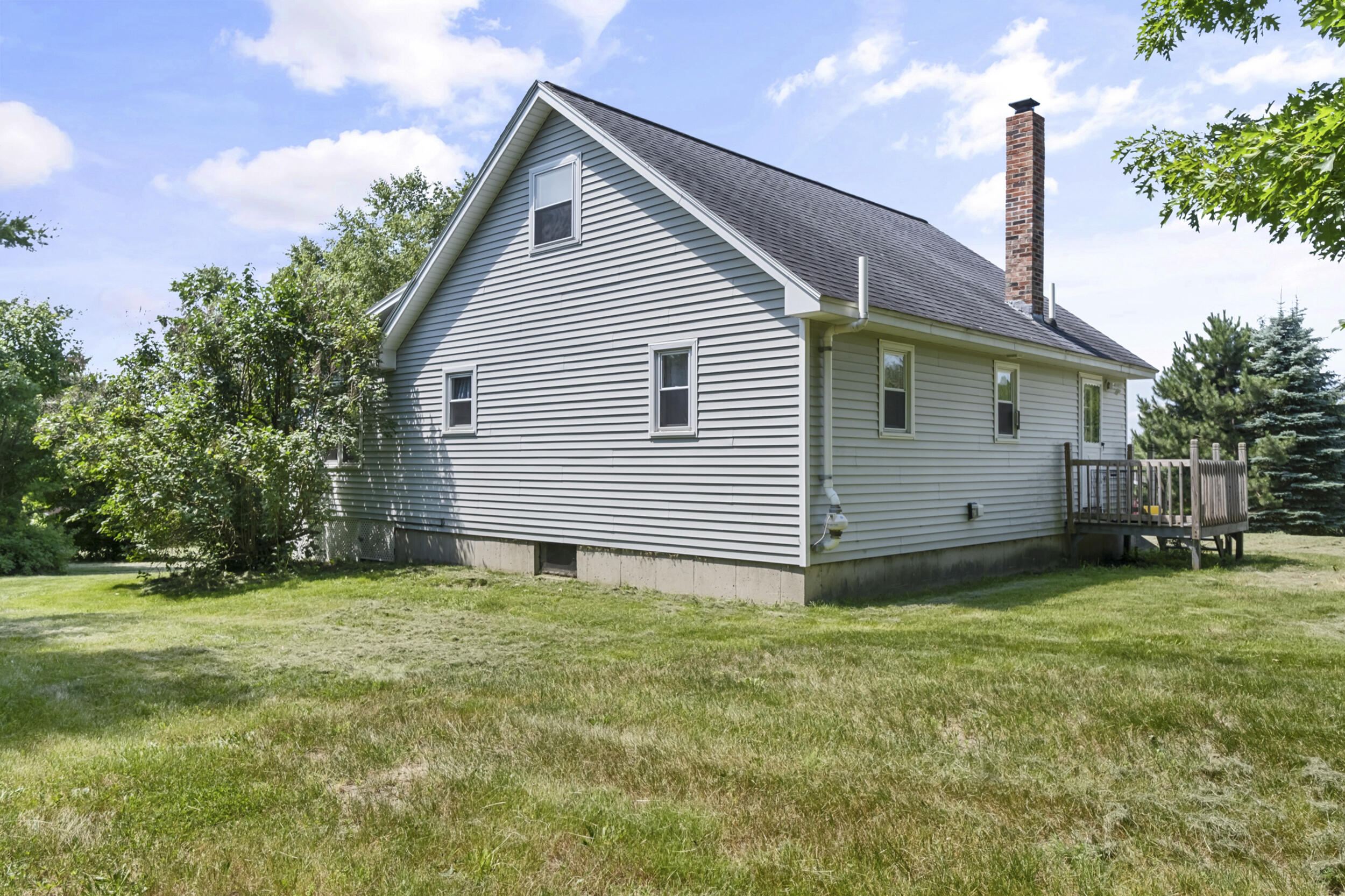 256 Belgrade Road Mount Vernon, ME 04352 - Photo 36 of 47 256_belgrade_rd-exterior-18