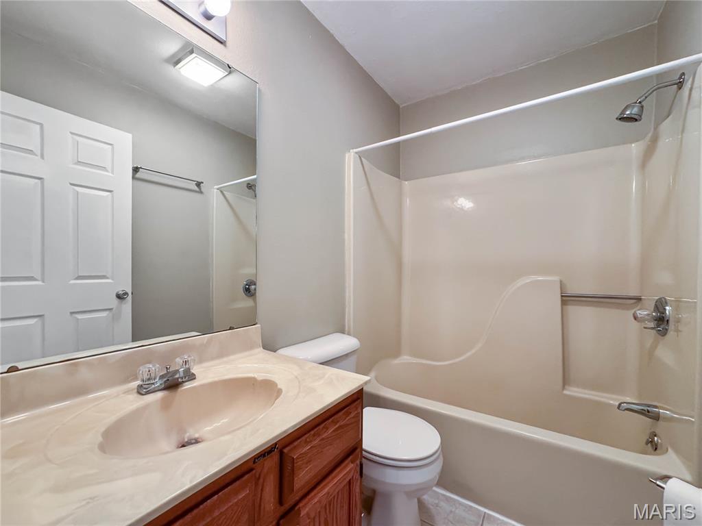 1902 Applegate Lane Edwardsville, IL 62025 - Photo 37 of 47