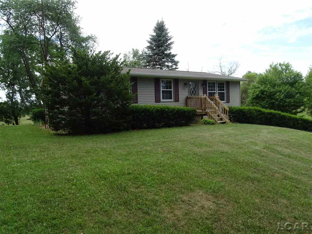 1977 East Gier Road Adrian, MI 49221 - Photo 1 of 22 50018183.JPG