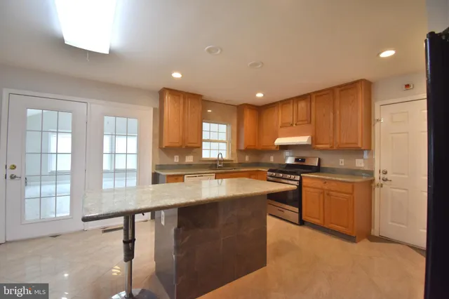 $899,000 | 7010 Vega Court, Derwood, MD 20855