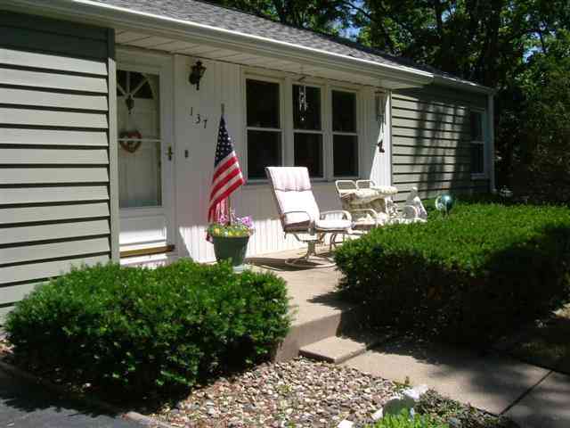 137 East Cherry Ridge Road Peoria, IL 61614 - Photo 3 of 8 Gallery Image 3