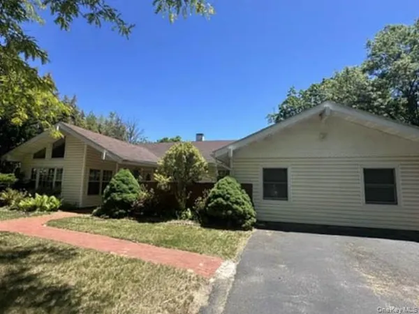 $551,200 | 46 Andover Drive, Coram, NY 11727