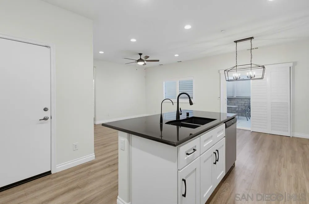 35309 Kinsky Way Fallbrook, CA 92028 - Photo 10 of 62 Kitchen