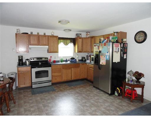 71 Roberts Road Sabattus, ME 04280 - Photo 8 of 14 Kitchen.