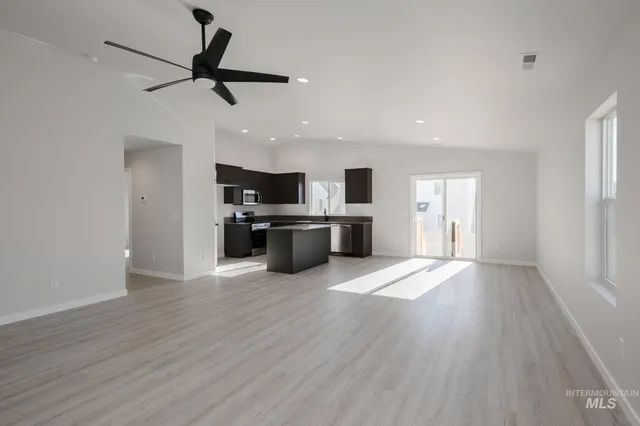 $392,990 | 841 Strike Eagle Street, Mountain Home, ID 83647