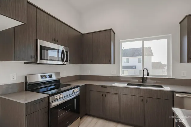 $392,990 | 841 Strike Eagle Street, Mountain Home, ID 83647